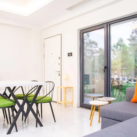 Flat W Spacious Garden 5 Min To In * Milas